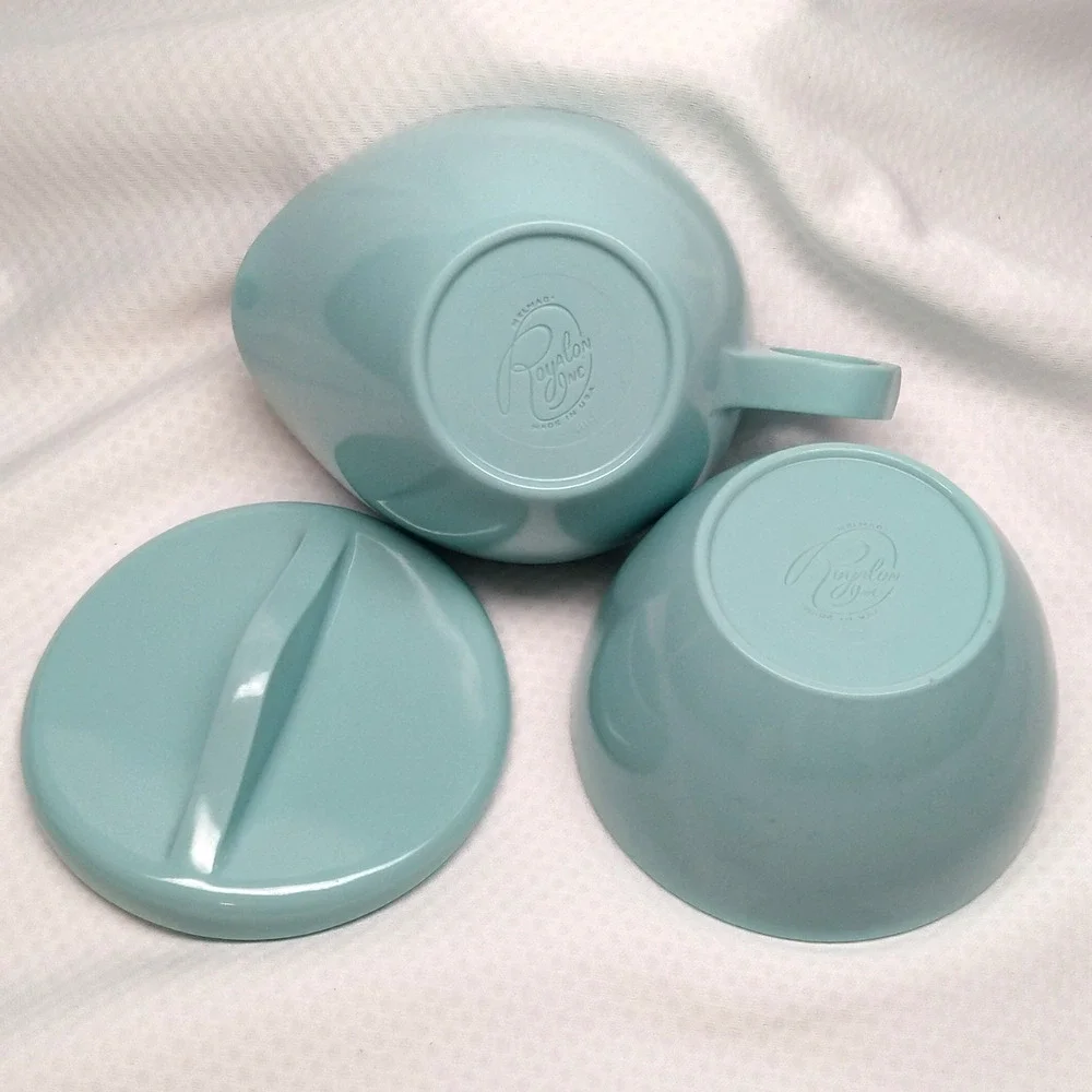 Vintage Royalon Melmac Light Blue Creamer & Sugar Bowl with Lid Set 411-1 414-1